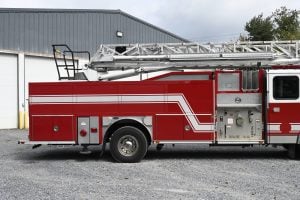 2005 E-One 75′ HP Aluminum Aerial Quint