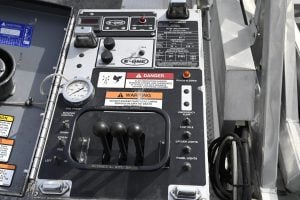 2005 E-One 75′ HP Aluminum Aerial Quint