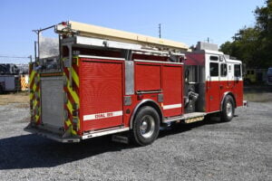 2004 Seagrave 1500/1000 Rescue pumper with light tower