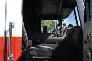2004 Seagrave 1500/1000 Rescue pumper with light tower