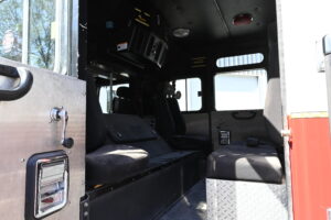 2004 Seagrave 1500/1000 Rescue pumper with light tower