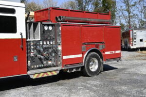 2004 Seagrave 1500/1000 Rescue pumper with light tower