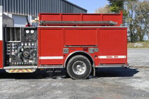 2004 Seagrave 1500/1000 Rescue pumper with light tower